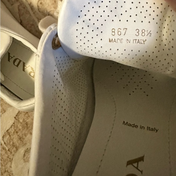 Prada shoes size 38.5 - Picture 5 of 9